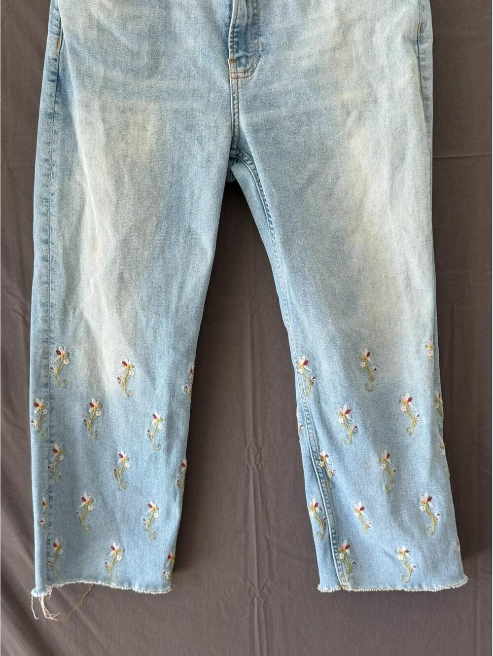 Micro and the Letterpress Women’s Jeans Size 30 Light Wash Embroidered Floral - Picture 3 of 9